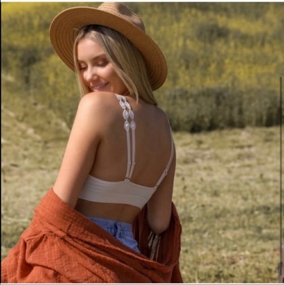 Rose crochet applique boho bralette - Picture 2 of 4